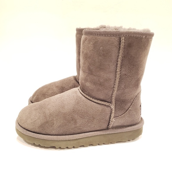 ugg 5251